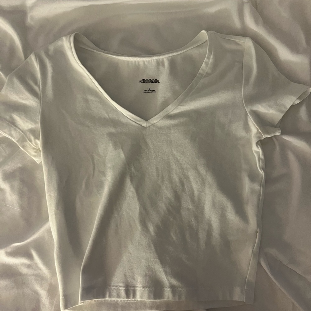 Wild Fable Women's White V-Neck Crop Top